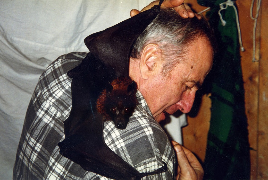 Александр Белашов с Чудиком, 2001.Фото из архива А.А. Белашова