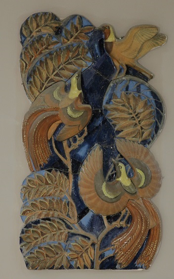 ''Райские птицы'', 1997. Керамика, 70х40 см.Московский зоопарк