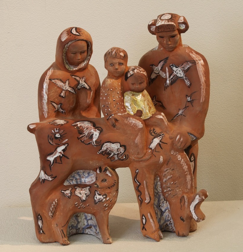 "Семья оленевода", 1989. Керамика, 60х60х20 см.Камерный повтор работы в бронзе 1967 года