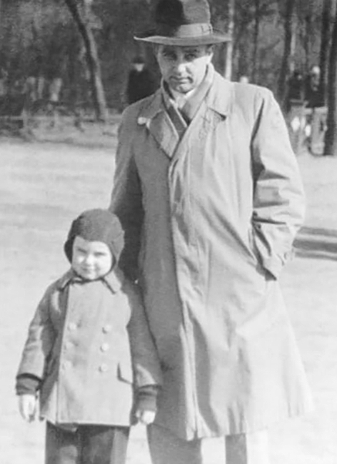 Алексей Цветков с сыном Сережей, 1961