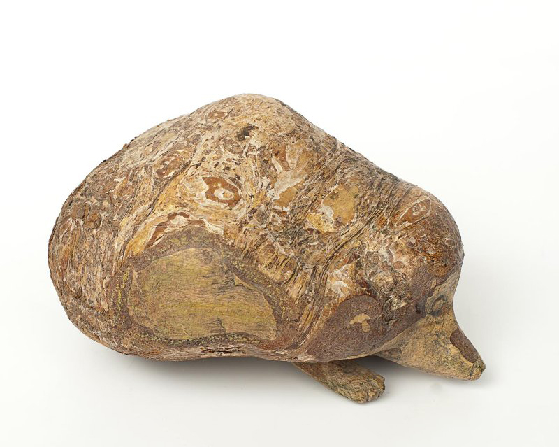 Алексей Цветков. ''Ёжик'', 2003. Кап березовый, 15х24х16 см.Государственный биологический музей имени К.А. Тимирязева, Москва
