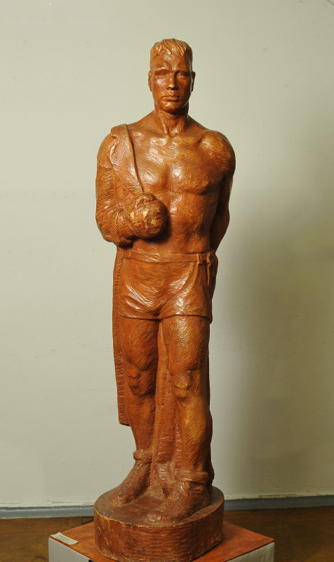 Александр Дейнека. "Боксёр", 1947. Дерево, 172х40х50 см. Киевская картинная галерея, Украина. Фото И.А. Савицкого