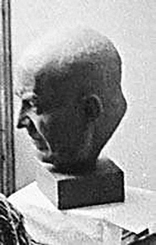 Александр Дейнека. "Мужской портрет", 1947. Алюминий, 61,5х21х25,7 см. Местонахождение неизвестно. Фото из альбома ''Дейнека. Монументальное искусство. Скульптура''. М., Издательская программа ''Интерроса'', 2011