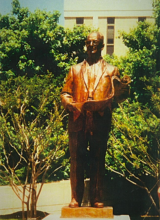 Валерия Доброхотова. Памятник Дэну Хадсону, 1991. Бронза. Бирмингем, Алабама, США. Фото из архива Валерии Доброхотовой 