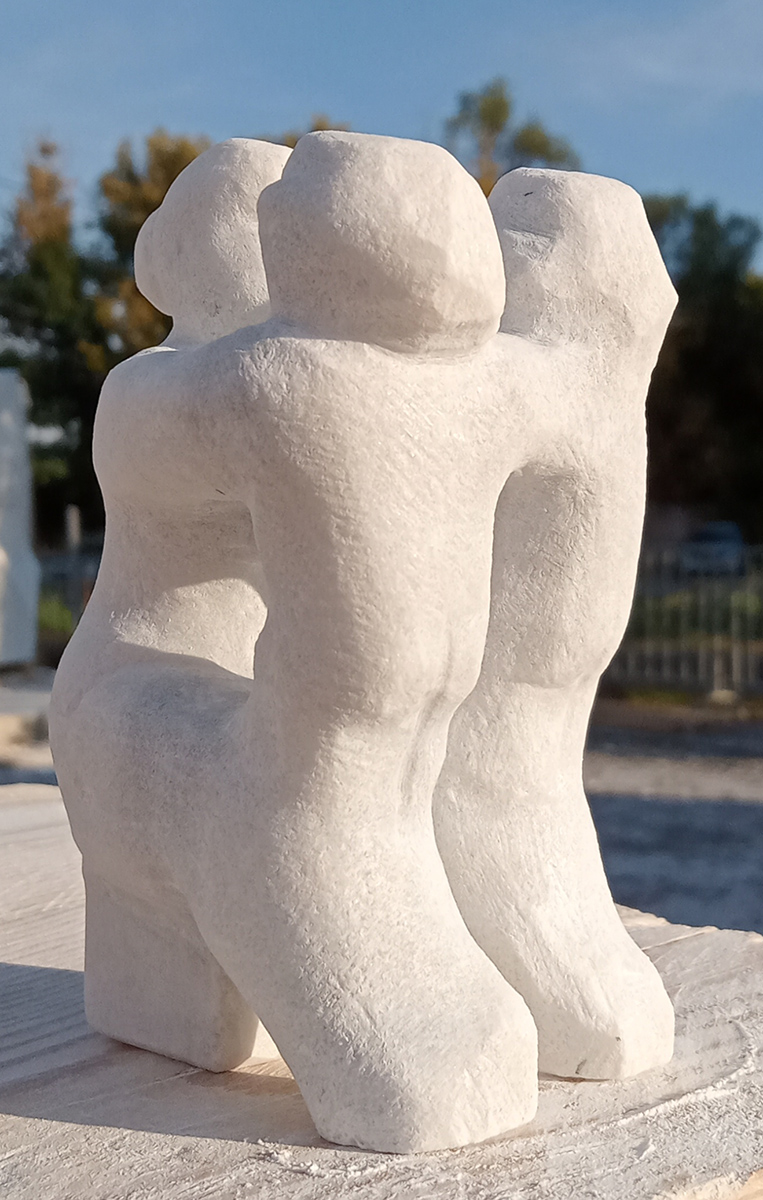 Сергей Малютов. "Двойня" (ракурс), 2025. Мрамор, 10х7х6 см. Фото из архива Сергея Малютова