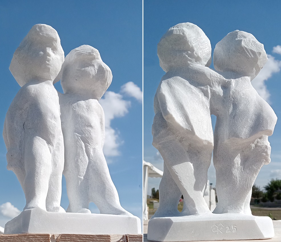 Сергей Малютов. "Братья", 2025. Мрамор, 20х10,5х8,5 см. Фото из архива Сергея Малютова