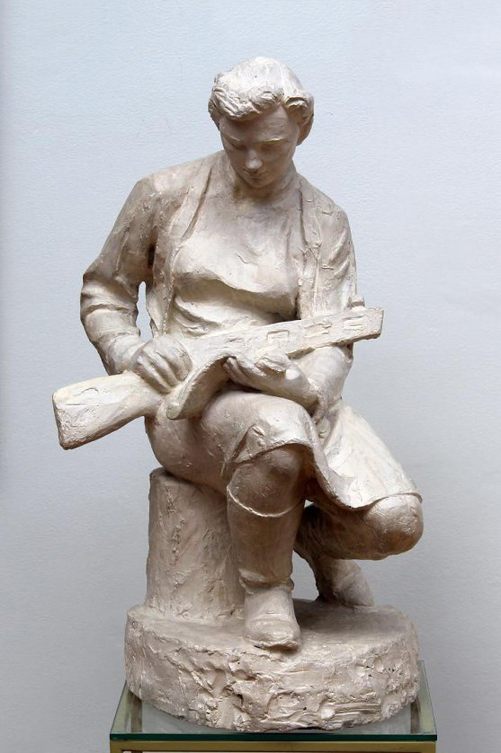 ''Юность'', 1945. Гипс тонированный, 82,9х77,5х43,3 см.Нижнетагильский музей изобразительных искусств, Свердловская область. Фото: goskatalog.ru