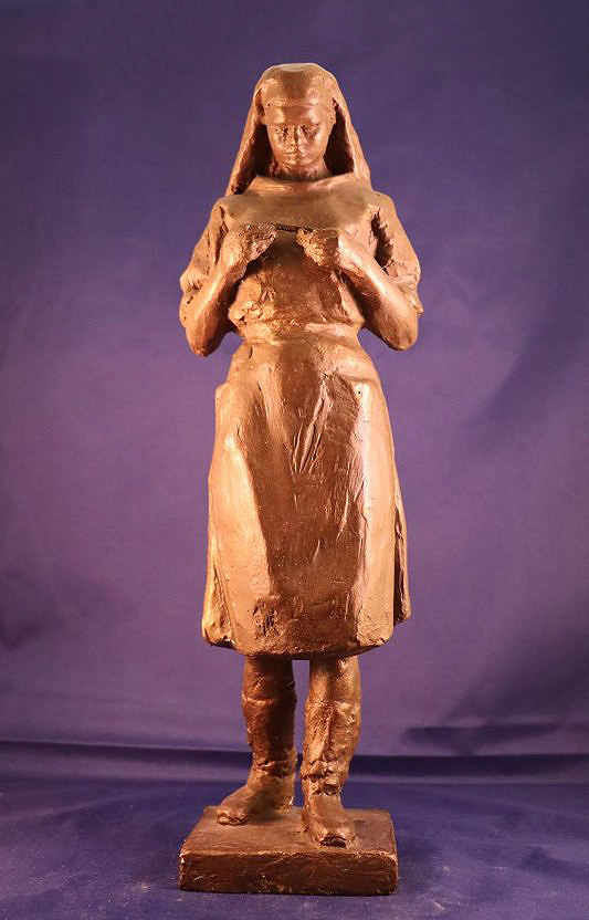 ''Медицинская сестра'', 1950 Гипс тонированный, 38х9,5х9,5 см.Военно-медицинский музей Минобороны России, С.-Петербург.Фото: goskatalog.ru