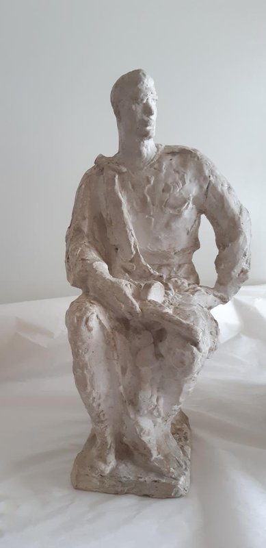 "Воин-победитель", 1947. Дипломная работа. Гипс, 31.5х16х12,5 см. Научно-исследовательский музей при Российской академии художеств. Фото: goskatalog.ru 