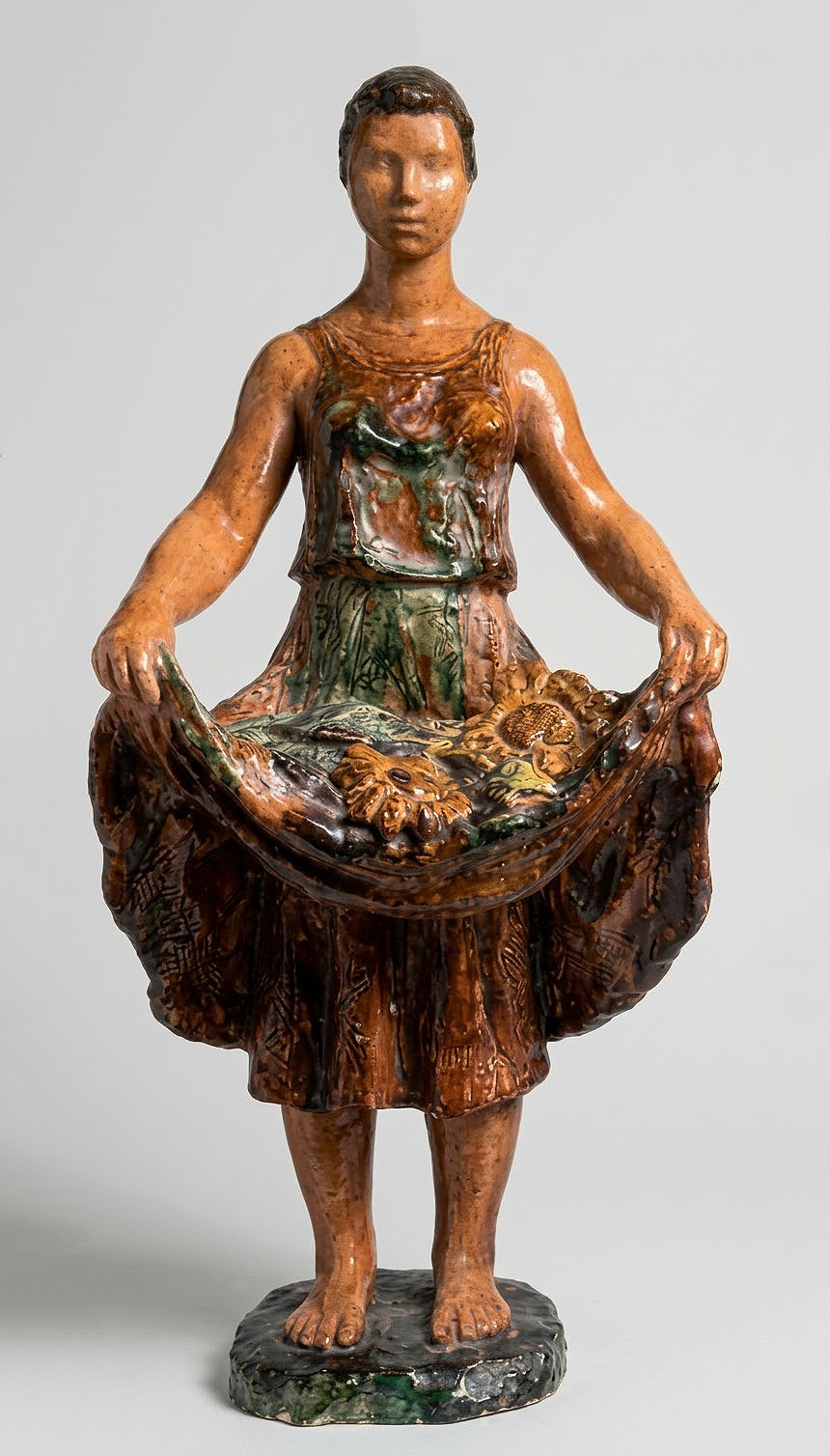 ''Урожай'', 1978. Керамика, роспись, 68х32х22 см.Государственный Русский музей, С.-Петербург. Фото: goskatalog.ru