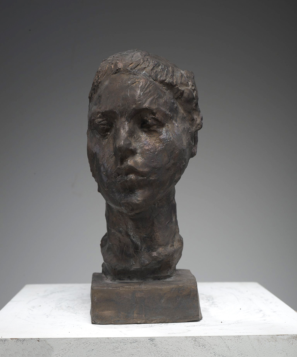 ''Женский портрет'', 1983. Бронза, 39х16х27 см.Государственная Третьяковская галерея, Москва. Фото: goskatalog.ru