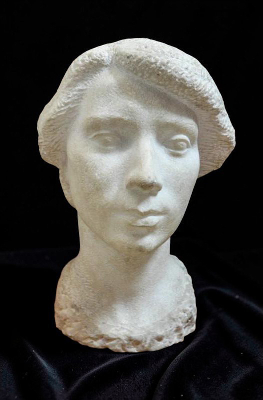 ''Портрет студентки'', 1961. Мрамор, 50х30х20 см.Пензенская областная картинная галерея имени К.А. Савицкого.Фото: goskatalog.ru 