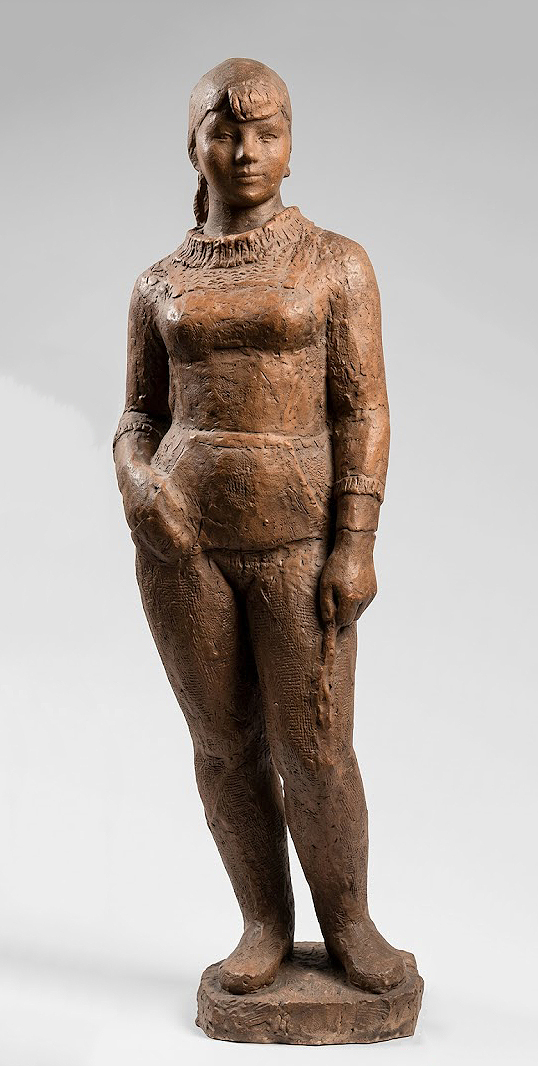 ''Весна началась'' (Трактористка), 1969.Гипс тонированный, 165х50х32 см.Государственный Русский музей, С.-Петербург.Фото: goskatalog.ru