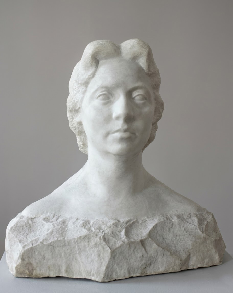 ''Портрет скрипачки М.А. Славутской'', 1964. Мрамор, 60х57х30 см.Государственный музей городской скульптуры, С.-Петербург.Фото: goskatalog.ru