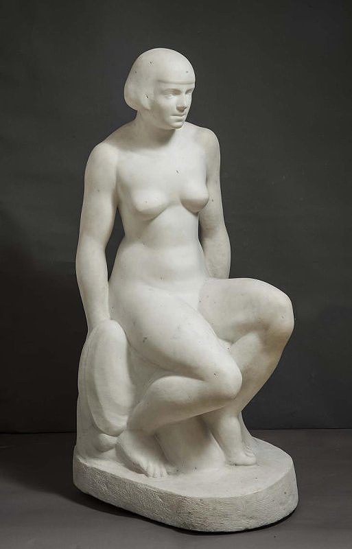 ''Натурщица'', 1926. Мрамор, 123х46х60 см.Государственный Русский музей, С.-Петербург. Фото: goskatalog.ru