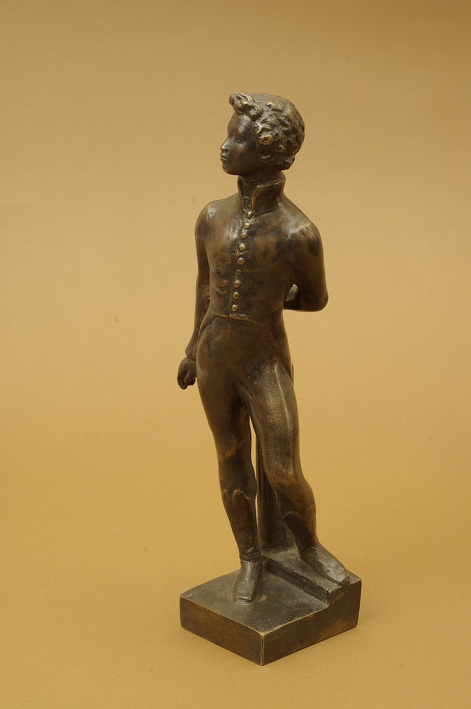 ''Пушкин-лицеист'', 1966. Бронза, 27,5х9,1х6,9 см.Всероссийский музей А.С. Пушкина, С.-Петербург. Фото: goskatalog.ru