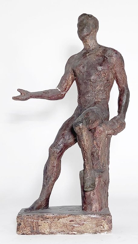 ''Сидящий натурщик'', 1920-е. Этюд. Гипс, 36х15х8 см.Государственный Русский музей, С.-Петербург. Фото: goskatalog.ru