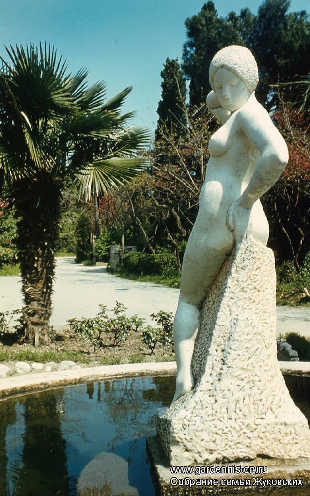 Новый Кучук-Кой. А.Т. Матвеев. "Нимфея", 1911. Копия.Фото 1980-х годов. Собрание семьи Жуковских 