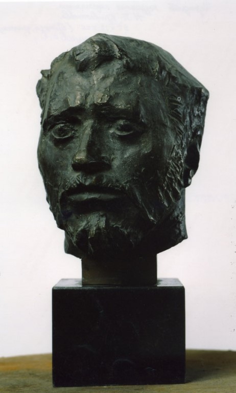 ''Портрет скульптора Н.П. Криволапова'', 1971.Бронза, гранит, 38х18х20 см