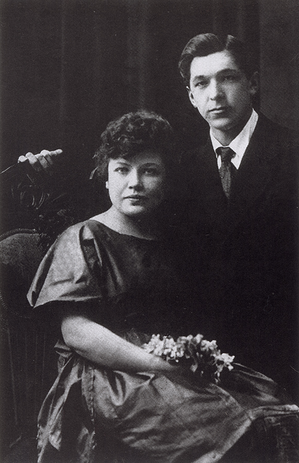Родители Юрия Орехова:Григорий Георгиевич и Анна Петровна, 1923