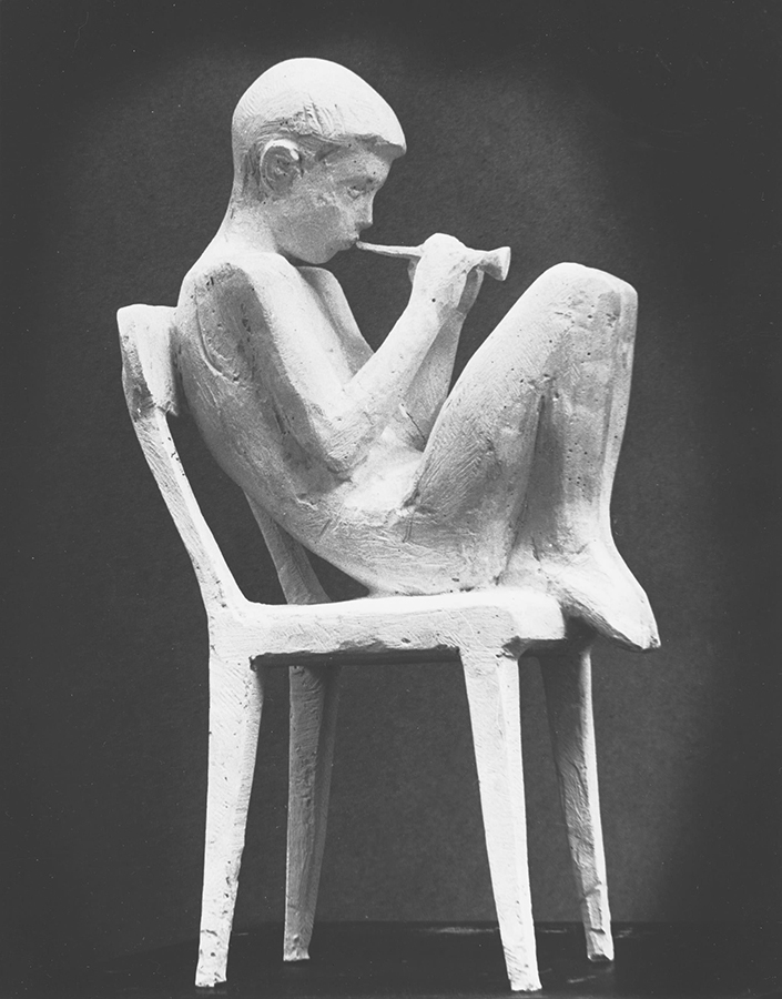 Вера Рунёва. "Мальчик с дудочкой", 1979. Гипс. Фото из архива Веры Рунёвой