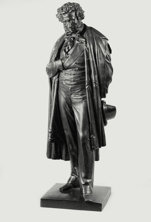 Александр Опекушин (1841-1923).''А.С. Пушкин'', 1875. Бронза, 101х37,5х30,5 см.Собрание Государственной Третьяковской галереи