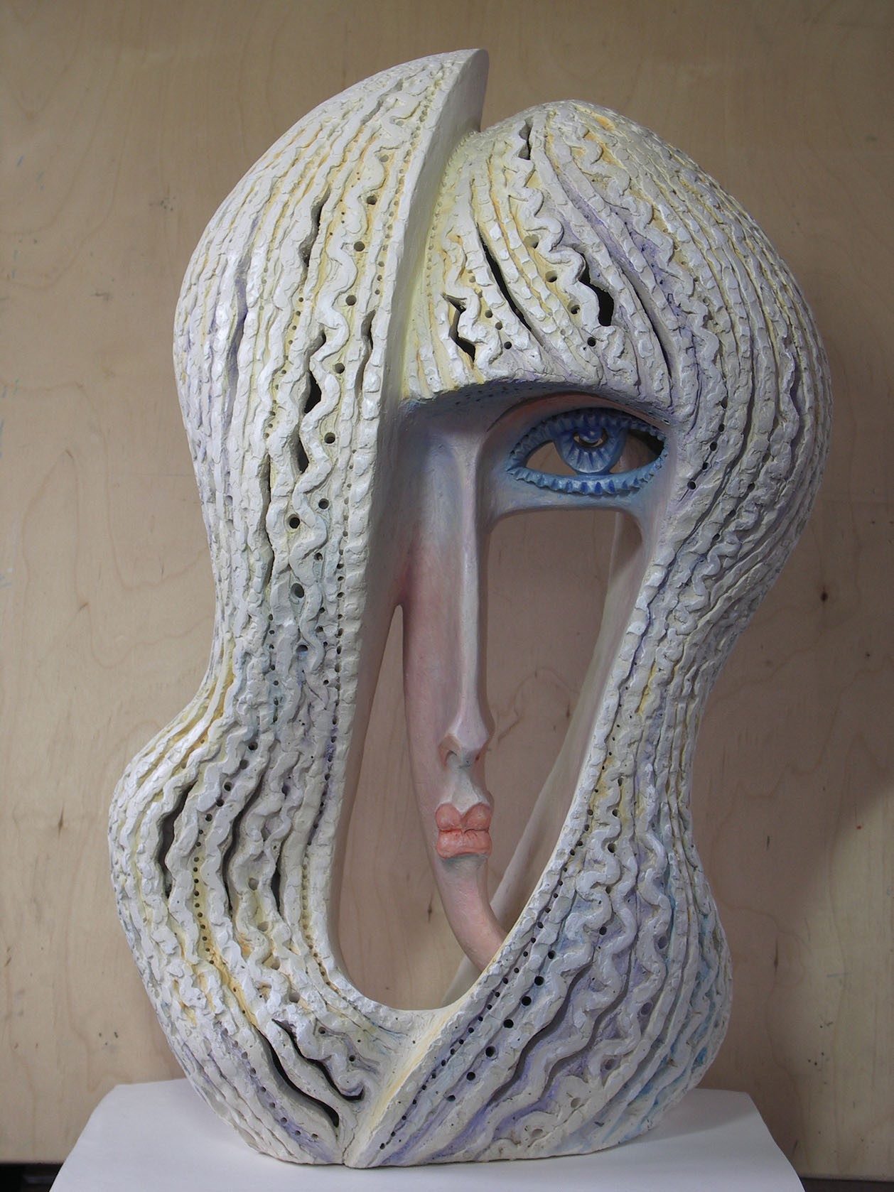 ''Незнакомка'', 2008. Керамика, 71х42х30 см