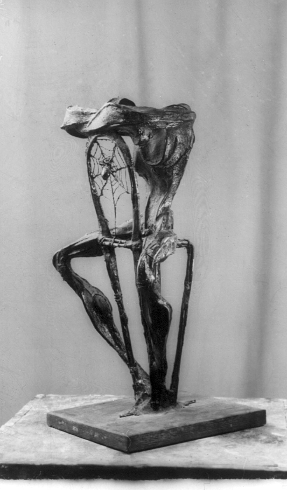 Александр Шенгелия. "Мемори", 1973. Гипс, металл, 47х24х17 см. Фото из архива Александра Шенгелии