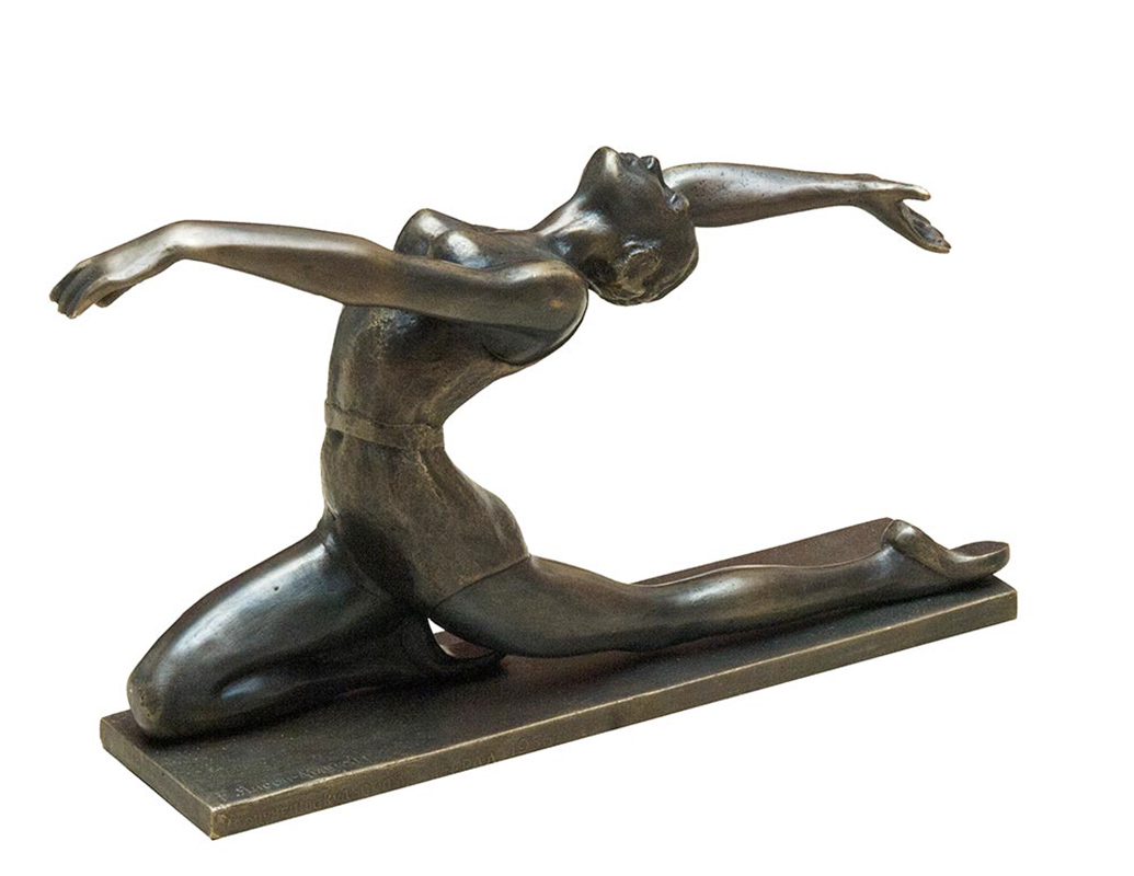 Елена Янсон-Манизер. "Гимнастка", 1956. Автор модели. Бронза, высота 19,5 см