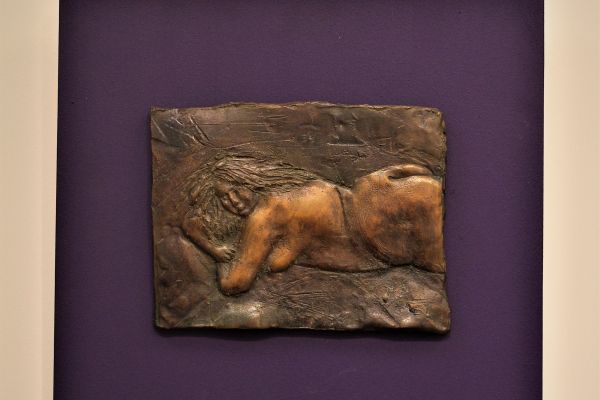 Виктор Корнеев. Из серии ''Наброски'', 2017. Бронза, 40х40х5 см. Фото из архива Виктора Корнеева