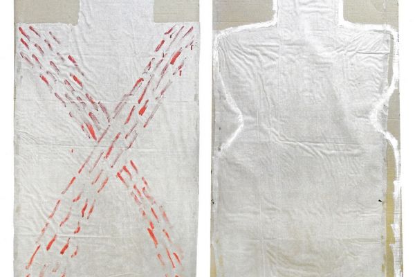 Анатолий Комелин. Простая анатомия 3, 2014. Картон, спанбонд, краска. 6 частей, общий размер 200х600 см. Фото из альбома ''Анатолий Комелин. В мастерской'', Москва, 2018