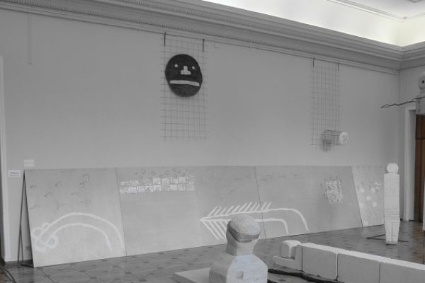 Анатолий Комелин. ''Знаки бытия''. Фрагмент экспозиции в РАХ, Москва, 2018. Фото из архива А. Комелина