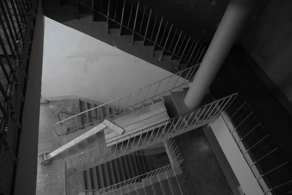 Анатолий Комелин. Проект ''И упали на лица свои'', 2011. Строительный колледж № 30, Москва. Фото из архива А. Комелина