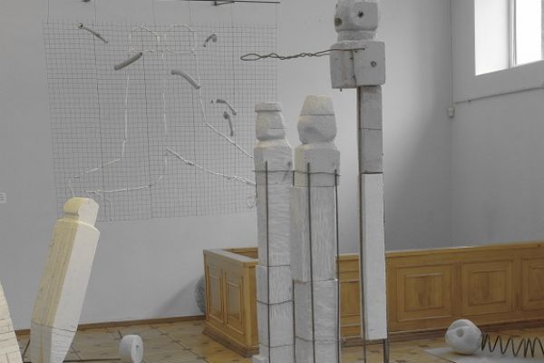 Анатолий Комелин. ''Знаки бытия''. Фрагмент экспозиции в РАХ, Москва, 2018. Фото из архива А. Комелина