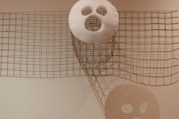 Анатолий Комелин. Театр военных действий. Вариант экспозиции в Театральном музее имени А.А. Бахрушина, Москва, 2019. Фото из архива А. Комелина