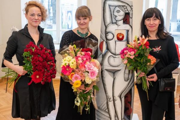 Слева направо: Маргарита Камардина, Екатерина Яковлева, Наталья Синёва