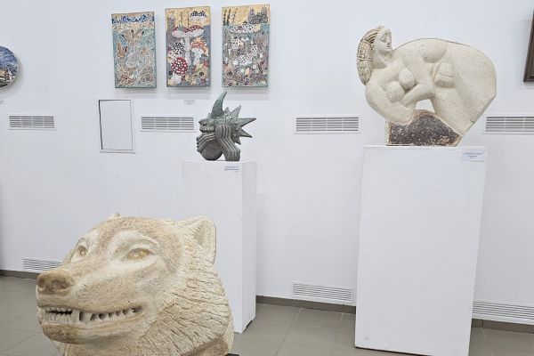 Открытие выставки ''Творческим группам по керамике - 30 лет''. Фото Маргариты Камардиной