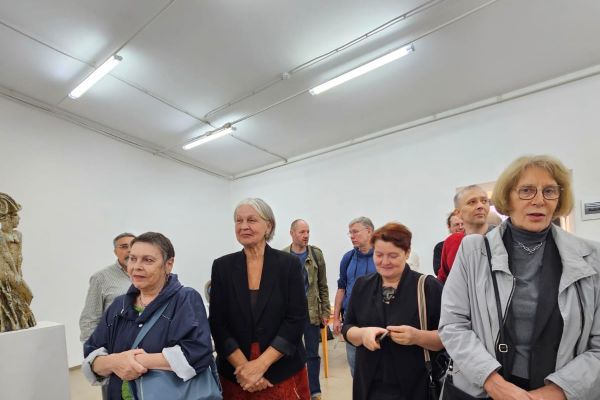 Открытие выставки ''Творческим группам по керамике - 30 лет''. Фото Маргариты Камардиной