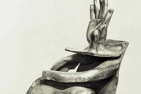 Александр Бурганов. ''Сидящая'', 1986. Бронза. Московский государственный музей Дом ''Бурганова''