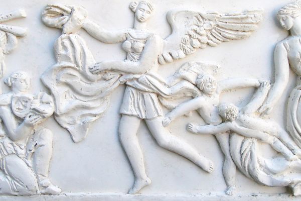 Александр Бурганов. ''Лето'', 2003. Масштабная модель к рельефам библиотеки искусств имени А.П. Боголюбова в Москве. Гипс, 20,3х38,4 см. Московский государственный музей ''Дом Бурганова''