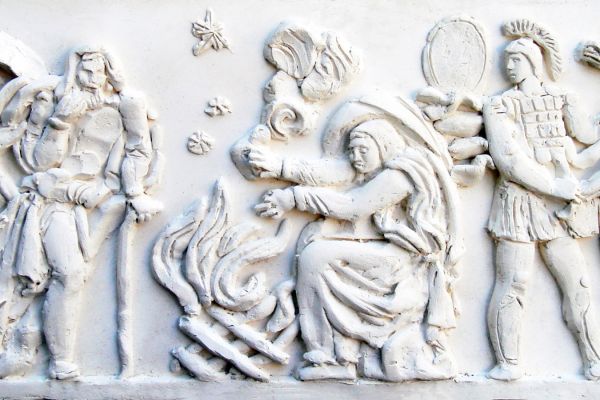 Александр Бурганов. ''Зима'', 2003. Масштабная модель к рельефам библиотеки искусств имени А.П. Боголюбова в Москве. Гипс, 20,3х38,4 см. Московский государственный музей ''Дом Бурганова''