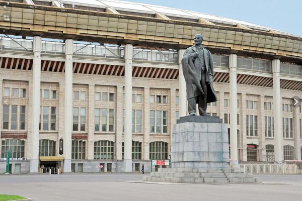 Матвей Манизер. 1960. Памятник В.И. Ленину. Бронза, гранит, высота фигуры 800 см. Архитектор И.Е. Рожин. Олимпийский комплекс ''Лужники'', Новолужнецкий пр-д, Москва