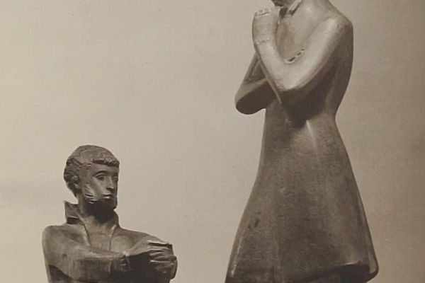 Олег Комов. ''Александр Пушкин и Иван Пущин'', 1965. Чугун, 93х65х25 см. Фото: альбом ''Олег Комов'', М.,  ''Советский художник'', 1988