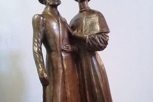 Олег Комов. Проект памятника А.С. Пушкину и Н.Н. Гончаровой для Москвы, 1992. Бронза, высота 41 см. Государственный музей А.С. Пушкина, Москва