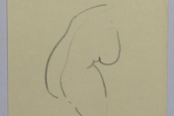 Олег Комов. Обнаженная женская натура, 1970-1975. Бумага, карандаш, 29,5х20,7 см. Переславль-Залесский государственный историко-архитектурный и художественный музей-заповедник, Ярославская область