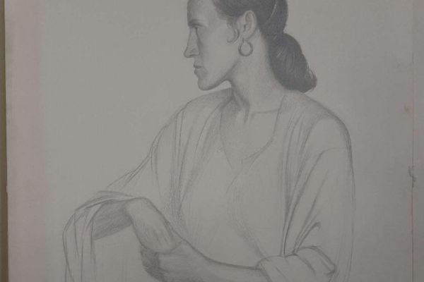 Олег Комов. Портрет Н. Рюриковой, 1981. Бумага, карандаш, 57х45,4 см. Екатеринбургский музей изобразительных искусств