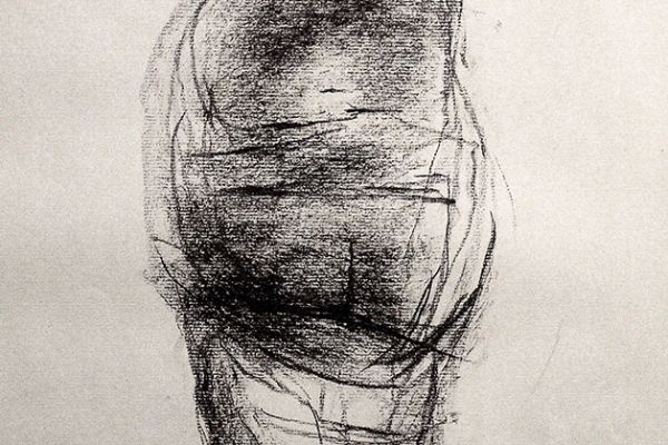 Владимир Потлов. Купальщица, 2018. Бумага, соус. 60х40 см. Фото из архива Владимира Потлова