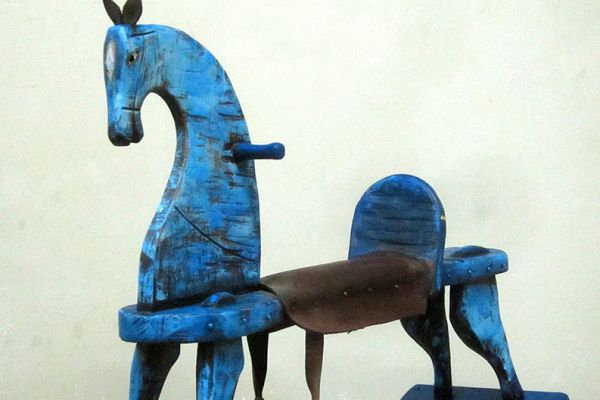 Владимир Потлов. Лошадка, 2016. Дерево, роспись, джут, 102х105х50 см. Частная коллекция. Фото из архива Владимира Потлова