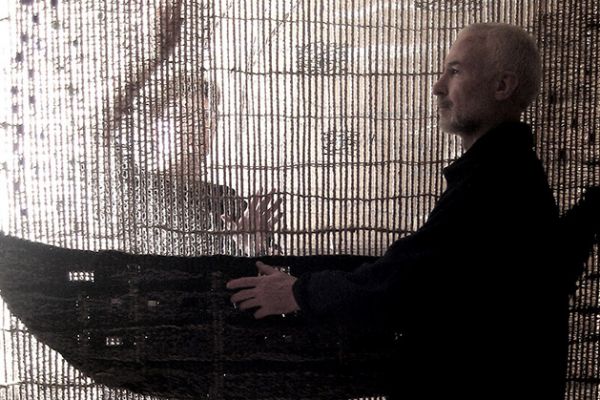 Владимир Потлов. Владимир Потлов за работой над композицией Ноев ковчег, 2006. Фото из архива Владимира Потлова