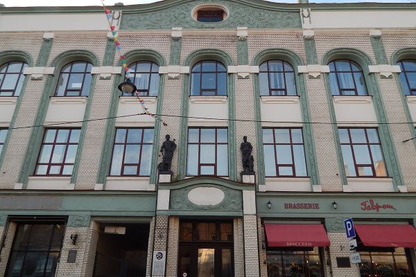 Сергей Конёнков. Банк С.М. Рукавишникова, 1913-1916. Нижний Новгород. Фото: Ole Lukoye, сайт ''FotoTerra.ru'' 